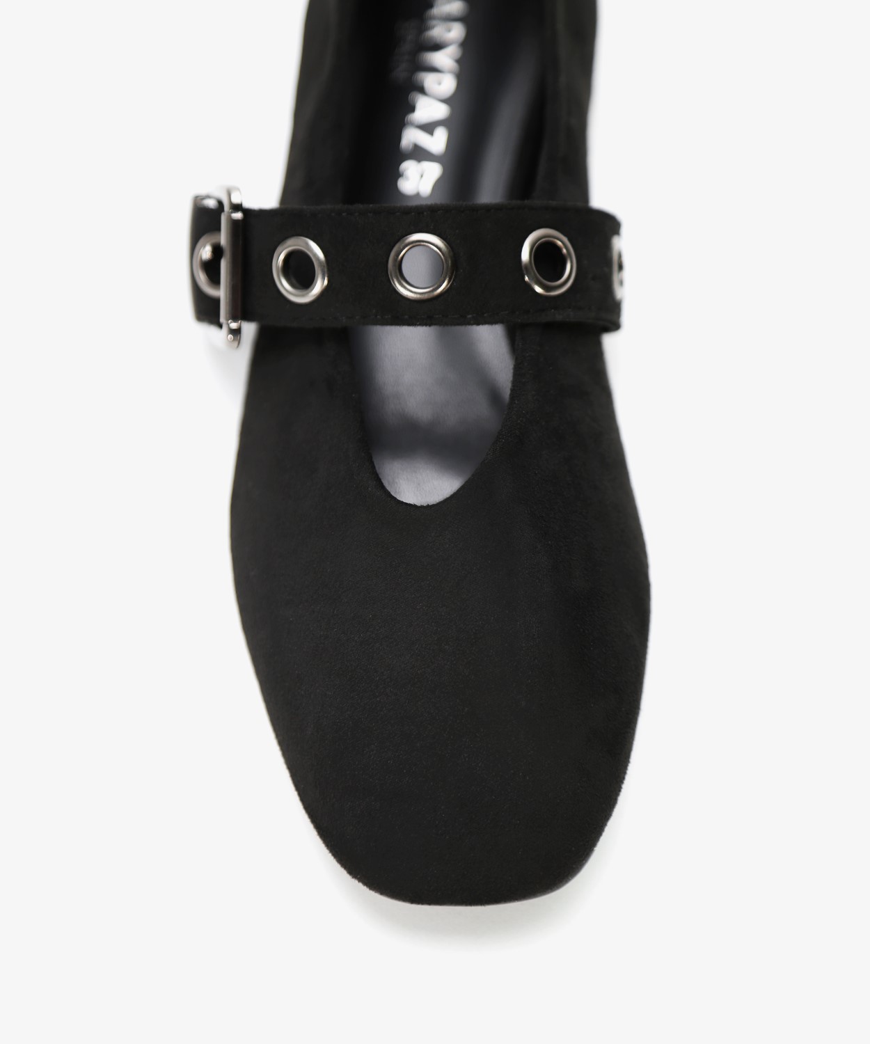 Bailarina ante hebilla image number null